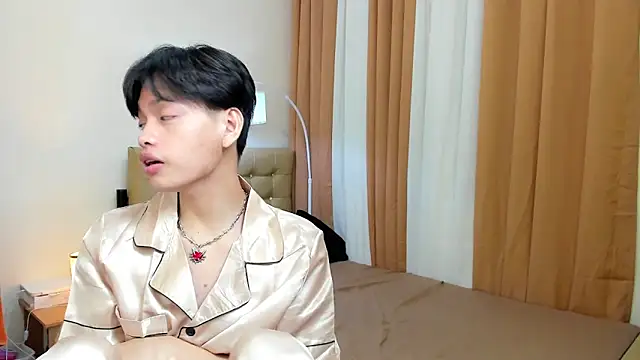 hotfreshdior online show from September 12, 2025, 5:02 pm