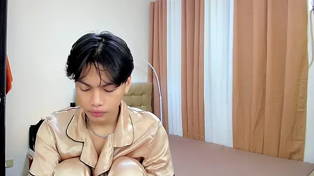 hotfreshdior online show from September 23, 2025, 7:39 pm