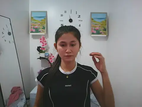 anne smithe online show from December 5, 2025, 5:27 am