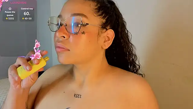 CloeBunny  online show from February 8, 2026, 1:09 am