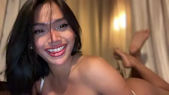 Yourbaby angelx online show from October 28, 2025, 1:58 pm