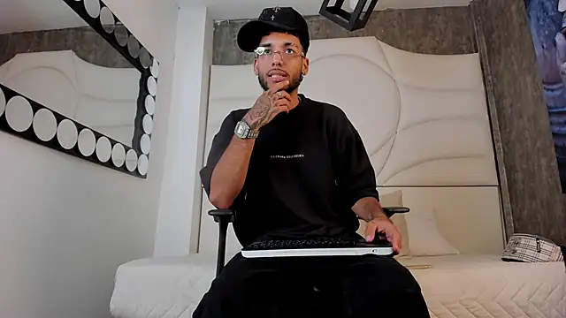 Thiagoferreti online show from October 1, 2025, 3:23 am