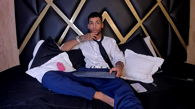 Thiagoferreti online show from March 5, 2026, 3:35 am