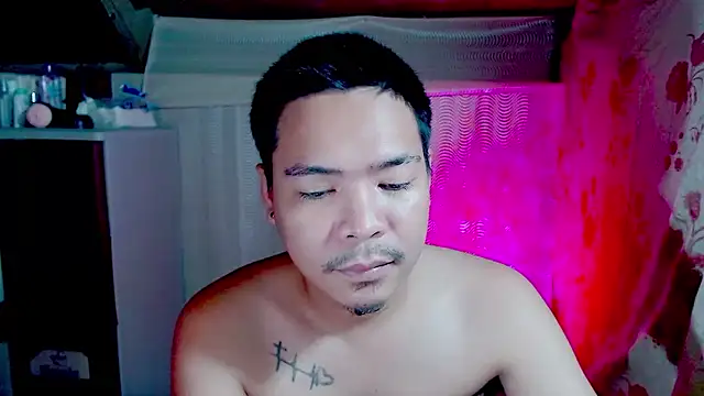 Snapshot of MANIACasianX chatting on October 5, 2025, 12:36 pm MANIACasianX online show from October 5, 2025, 12:36 pm