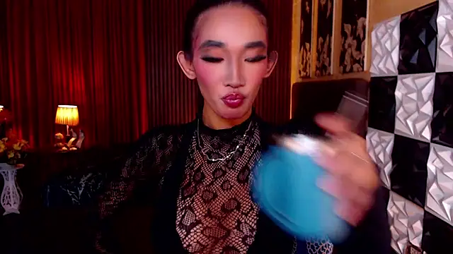 lhexiecollins online show from April 8, 2026, 12:54 am