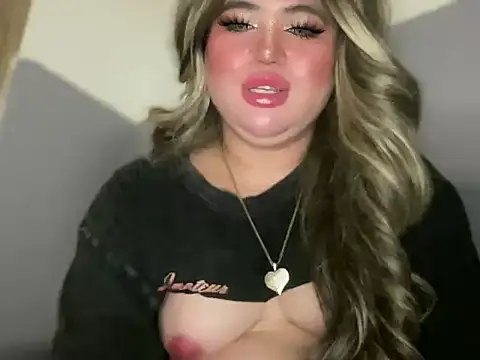 Snapshot of Naughtyrosecum chatting on October 5, 2025, 3:43 pm Naughtyrosecum online show from October 5, 2025, 3:43 pm