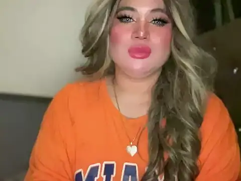 Snapshot of Naughtyrosecum chatting on November 5, 2025, 3:23 pm Naughtyrosecum online show from November 5, 2025, 3:23 pm