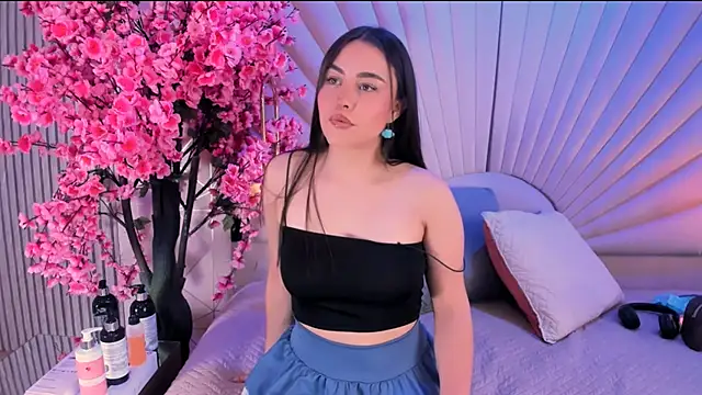 HannaCollins  online show from March 27, 2026, 3:34 pm