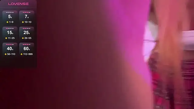 Snapshot of sof1a_blondie chatting on September 14, 2025, 12:59 pm sof1a blondie online show from September 14, 2025, 12:59 pm