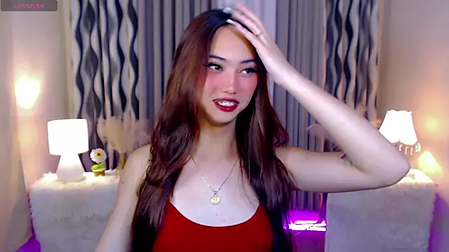 Kiah Wyatt online show from October 31, 2025, 6:47 am