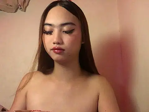 Kiah Wyatt online show from November 25, 2025, 6:46 am