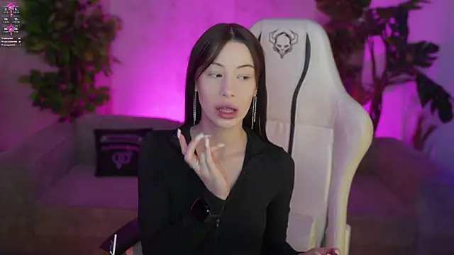 Selena Glow online show from December 22, 2025, 8:39 pm