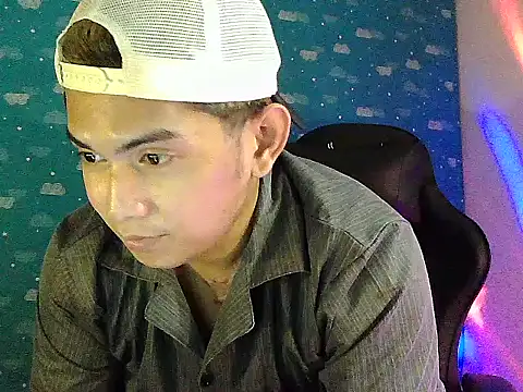 Snapshot of riley_cum chatting on March 28, 2026, 2:38 pm riley cum online show from March 28, 2026, 2:38 pm