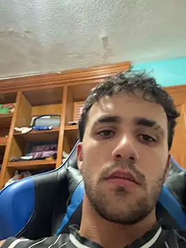 Snapshot of aavrdvh33 chatting on September 30, 2025, 12:26 am aavrdvh33 online show from September 30, 2025, 12:26 am