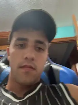 Snapshot of aavrdvh33 chatting on October 12, 2025, 6:07 pm aavrdvh33 online show from October 12, 2025, 6:07 pm