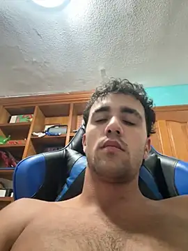 Snapshot of aavrdvh33 chatting on October 23, 2025, 1:05 am aavrdvh33 online show from October 23, 2025, 1:05 am