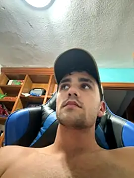 Snapshot of aavrdvh33 chatting on October 30, 2025, 7:36 pm aavrdvh33 online show from October 30, 2025, 7:36 pm