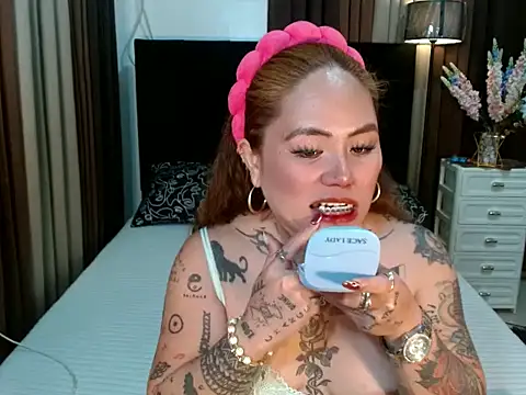 Snapshot of EstellaStarXxx chatting on February 19, 2026, 12:17 am EstellaStarXxx online show from February 19, 2026, 12:17 am