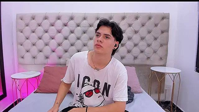 BenitoSaenz online show from November 18, 2025, 11:58 am