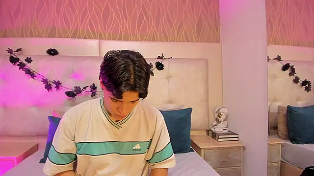 BenitoSaenz online show from December 4, 2025, 12:36 pm