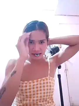 cute vanessa12 online show from September 26, 2025, 5:17 pm