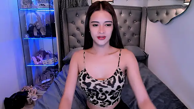 Lars empress online show from September 13, 2025, 8:25 am