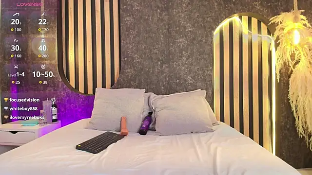 salome-gh online show from October 13, 2025, 8:09 pm