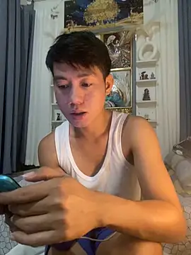 xshyboyx online show from September 18, 2025, 3:30 am