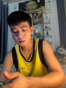 xshyboyx online show from October 4, 2025, 5:49 am