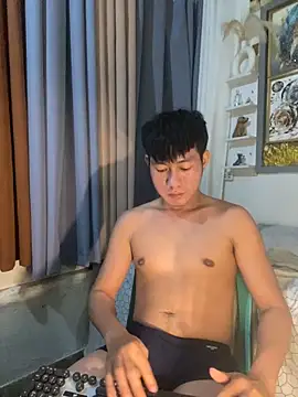 xshyboyx online show from February 14, 2026, 4:26 pm