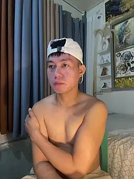 xshyboyx online show from February 26, 2026, 2:43 am