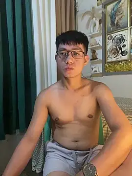 xshyboyx online show from June 4, 2026, 2:45 pm