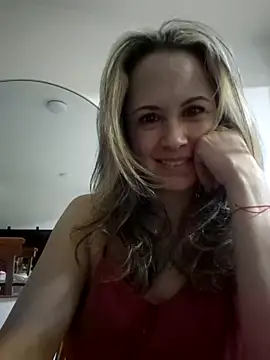 Miasiren online show from October 15, 2025, 5:18 am