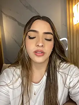 Snapshot of KYLIE_JONES6 chatting on October 27, 2025, 3:10 am KYLIE JONES6 online show from October 27, 2025, 3:10 am