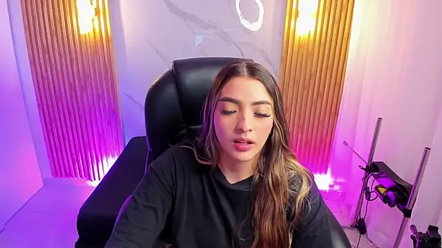 Snapshot of KYLIE_JONES6 chatting on November 10, 2025, 3:05 am KYLIE JONES6 online show from November 10, 2025, 3:05 am