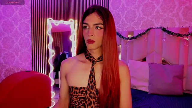 LIHIAN TAY online show from November 26, 2025, 3:29 am