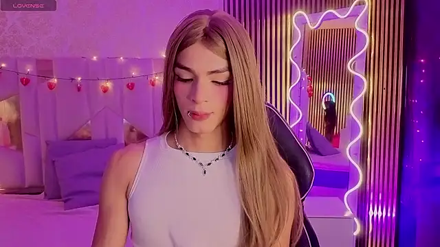 LIHIAN TAY online show from February 5, 2026, 3:22 am