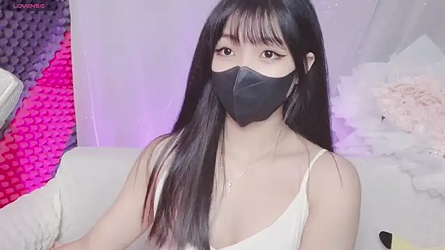 kemybaby online show from January 7, 2026, 8:55 pm