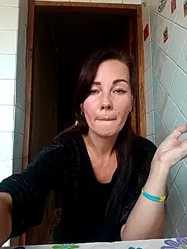 Snapshot of Adeline3302 chatting on September 24, 2025, 1:14 pm Adeline3302 online show from September 24, 2025, 1:14 pm