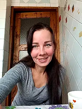 Snapshot of Adeline3302 chatting on October 3, 2025, 7:49 am Adeline3302 online show from October 3, 2025, 7:49 am