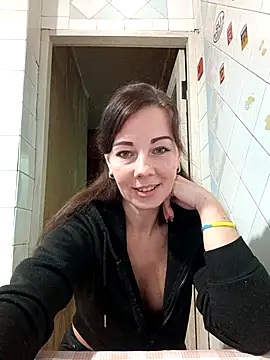 Snapshot of Adeline3302 chatting on October 29, 2025, 1:57 pm Adeline3302 online show from October 29, 2025, 1:57 pm