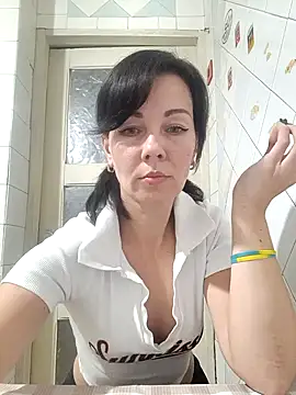 Adeline3302 online show from November 21, 2025, 3:44 pm