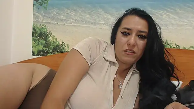 Maryem637048 online show from September 18, 2025, 12:40 pm