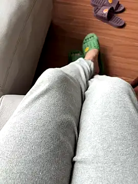 Meii-meyy online show from November 2, 2025, 6:05 am