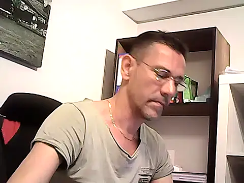 mastercharisma35 online show from April 21, 2026, 9:04 am