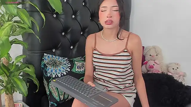 Britney Rose online show from October 30, 2025, 4:25 am