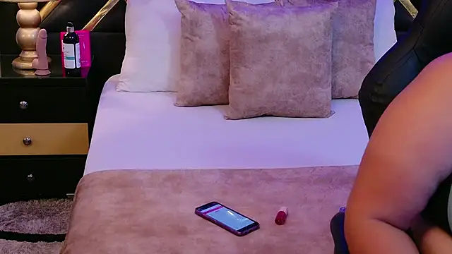 KiimBrooks online show from September 23, 2025, 11:24 am