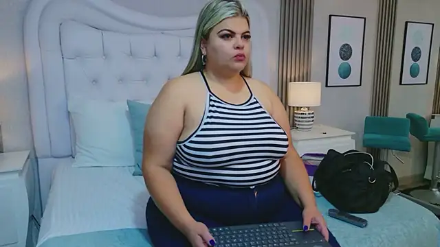 KiimBrooks online show from February 9, 2026, 11:14 am