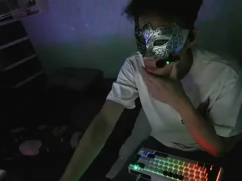 boyhigh1997 online show from October 28, 2025, 2:53 pm