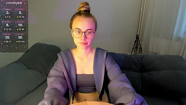 MewStella online show from October 2, 2025, 9:38 am